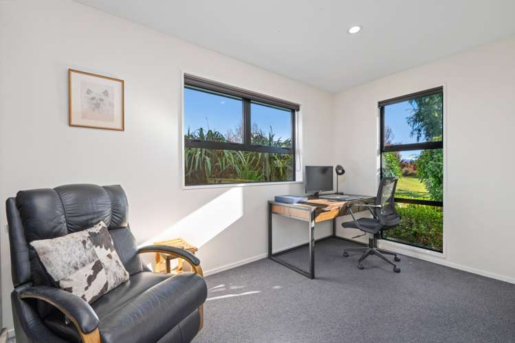8 Bradleigh Park Fairhall_18