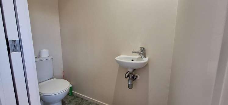 4/51 Henderson Valley Road 11401_12