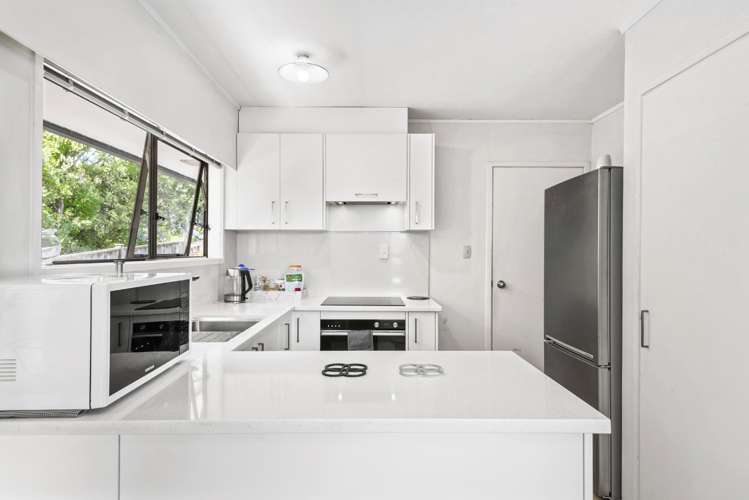 1/4 Tusac Place Totara Vale_1