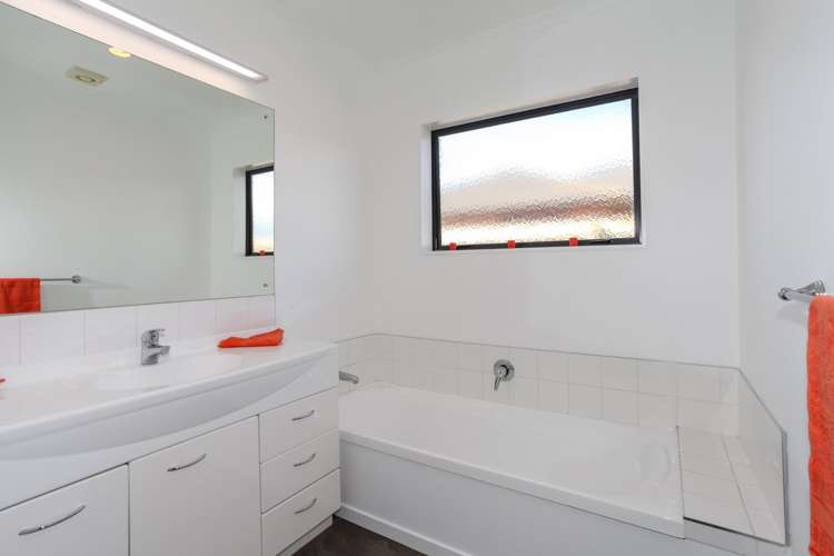 34 Breaker Grove Waiuku_16