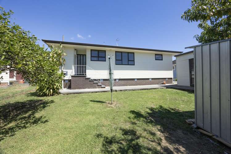 17 Antrim Crescent Otara_13