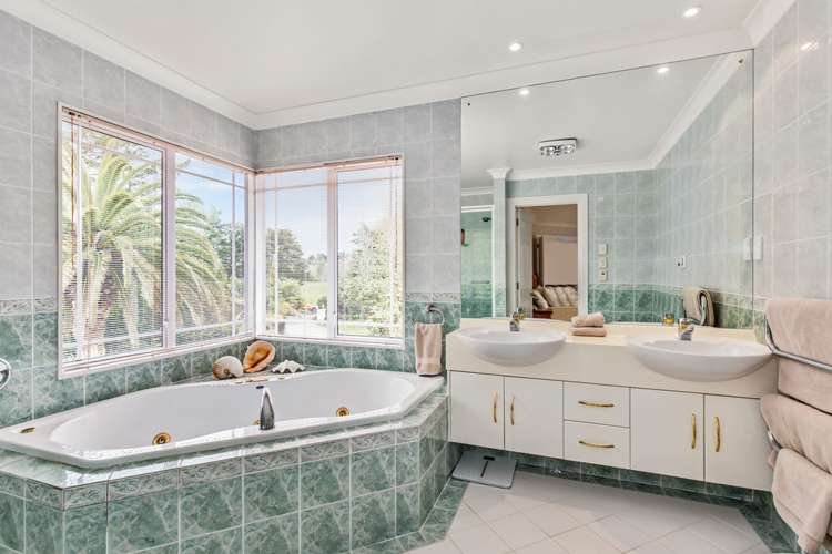 72 Porterfield Road Whitford_14