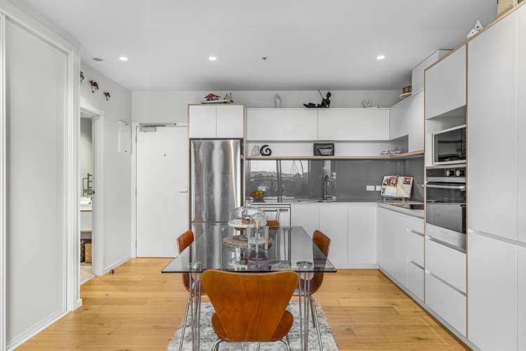 304/64 Victoria Street_2