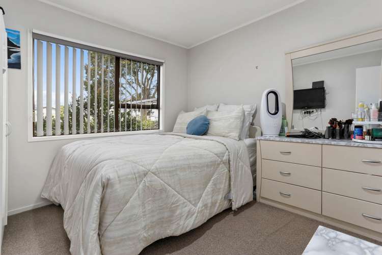 1/2 Burundi Avenue Clendon Park_7