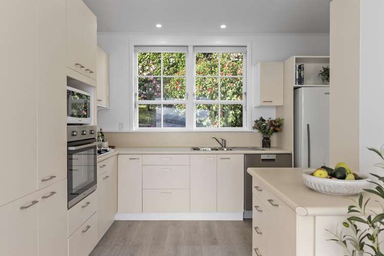 238 Marine Drive Lowry Bay Eastbourne_13