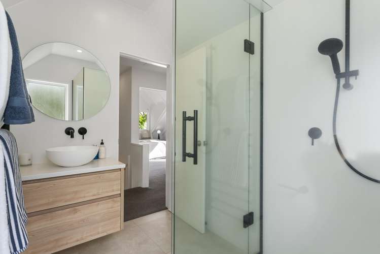 2/68 Matipo Road Mairangi Bay_8