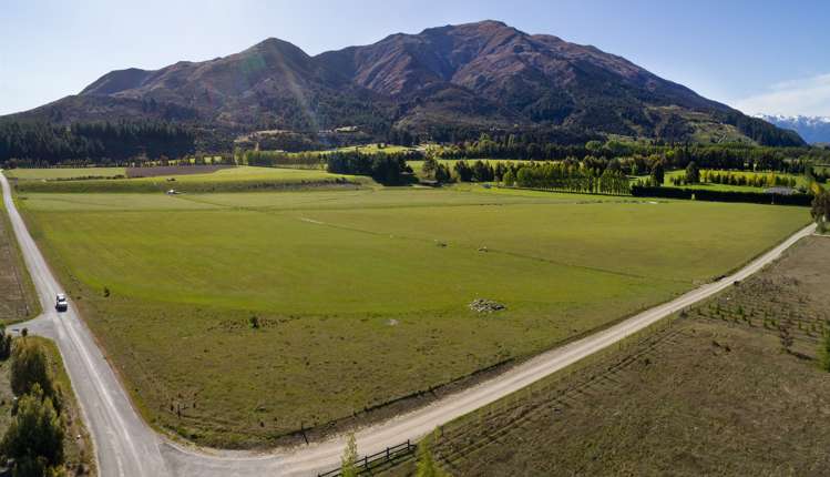 1 Te Awa Road Lake Hawea_11