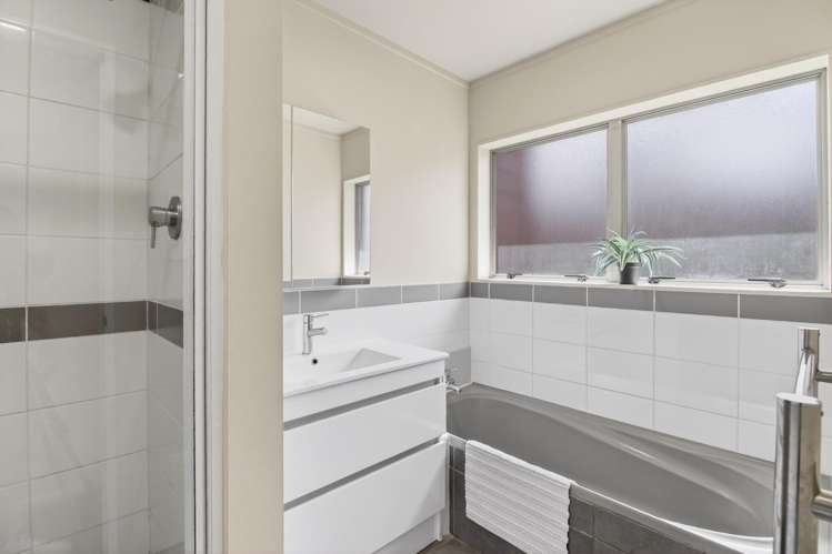 23 Faram Place Massey_21