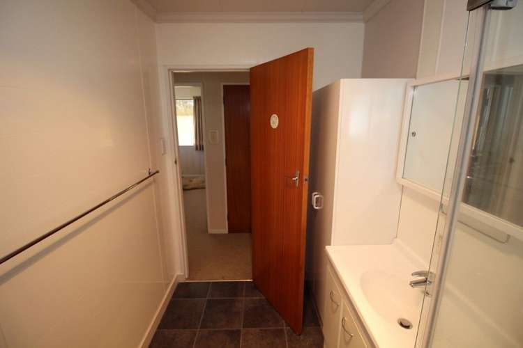 16a Flower Street Bulls_23