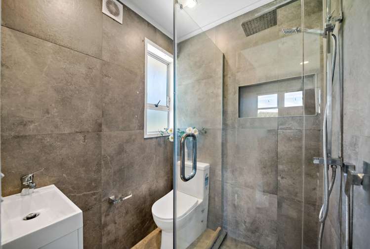 2 Glengarry Road Glen Eden_10