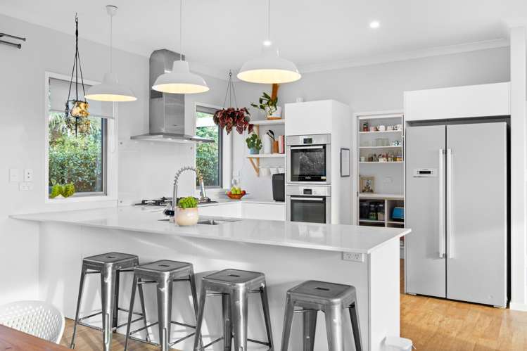 101 Waitakere Road Waitakere_10