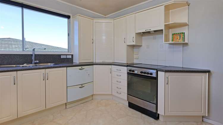 13 Taitua Drive Te Atatu South_10