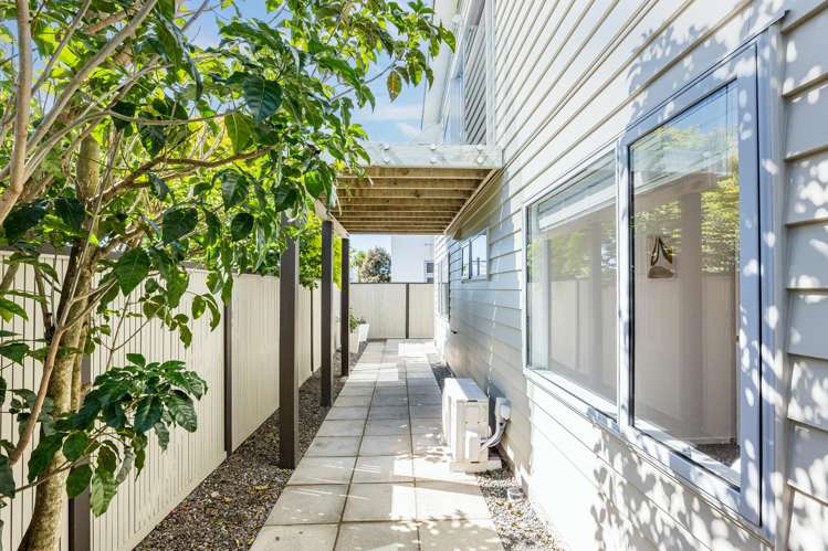 4 Marina View Paremata_18