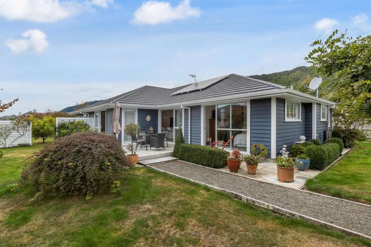 27 Waipunahau Road Waikanae_0