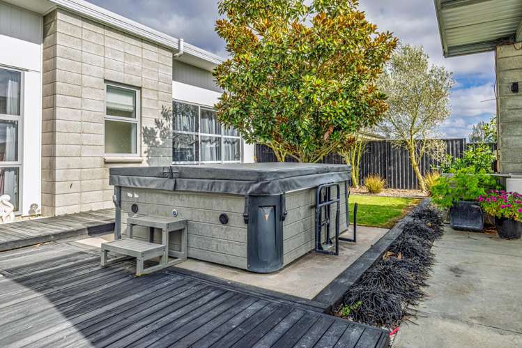 21 Torbay Avenue Lake Hood_24