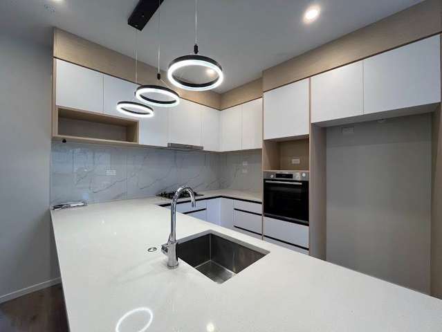 6 Te Rorea Lane Mt Roskill_2