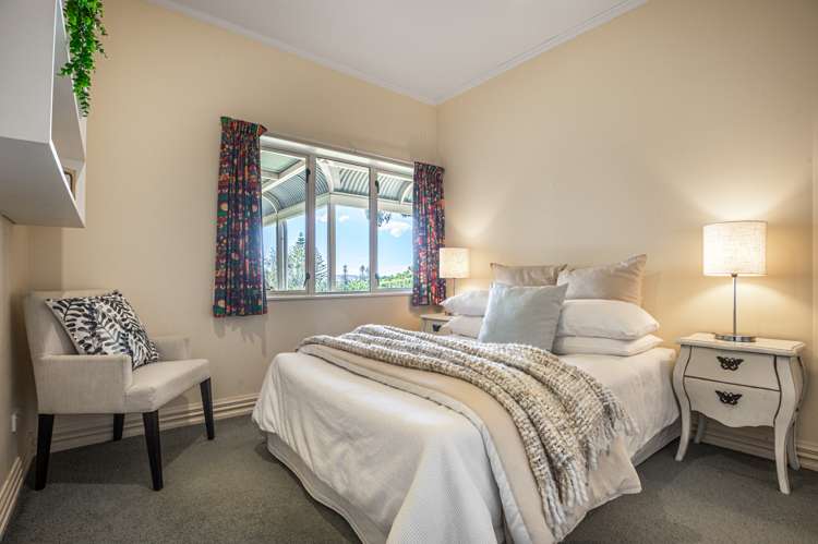 8 Fallsbrook Lane Mangere Bridge_21