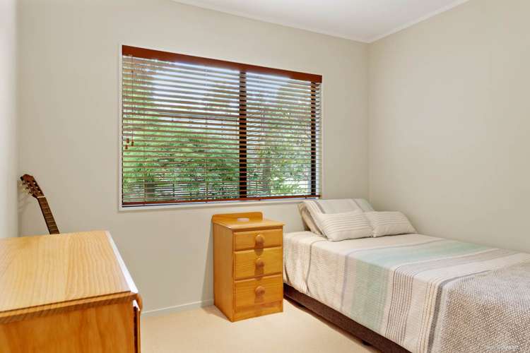 3 Poaka Place Beach Haven_24