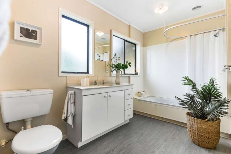 42 Stottholm Road Titirangi_11