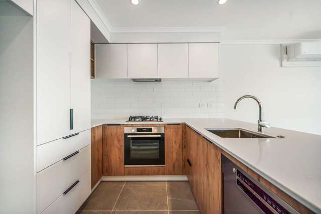 104/32 Shortfin Place Flat Bush_2