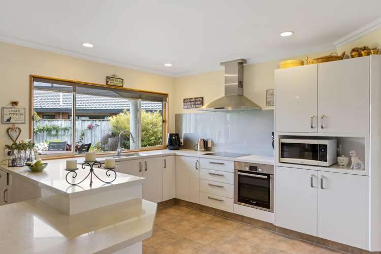 9 Knightsbridge Place Taradale_8