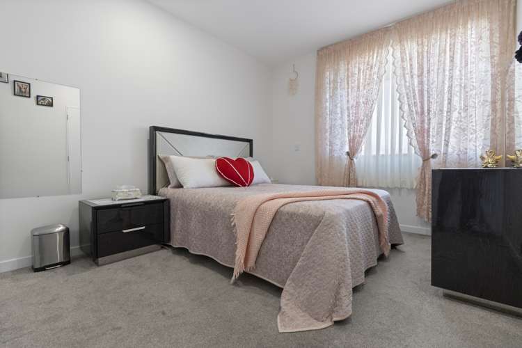 1b Fulton Crescent Otara_12