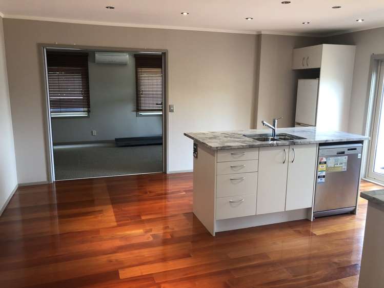 8 Garmons Way Castor Bay_10