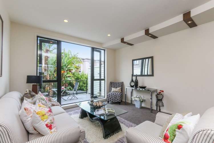 31/17 Lyon Avenue Mount Albert_2