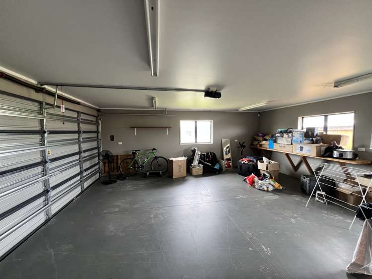 186 Pacific Drive Fitzherbert_17