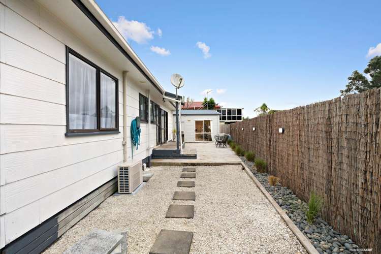 38 Seaward Place Wattle Downs_19