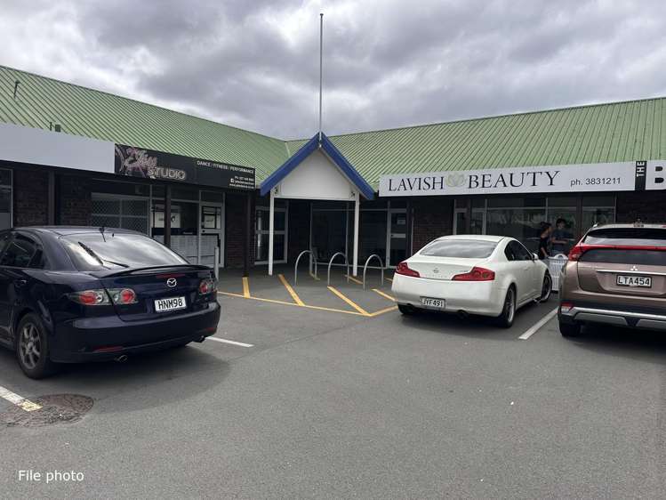 Shop 10/60 Queenspark Drive 'Parklands Mall' Parklands_9