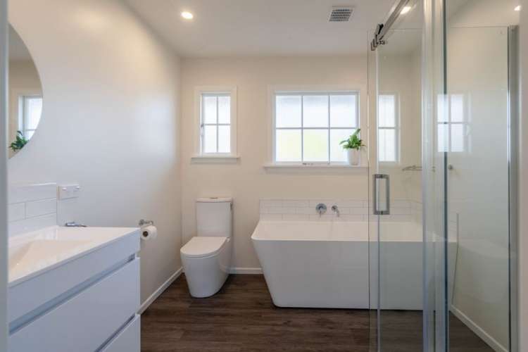 8 Denise Crescent Hornby_13