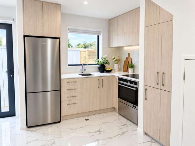 2/172 Don Buck Road Massey_3
