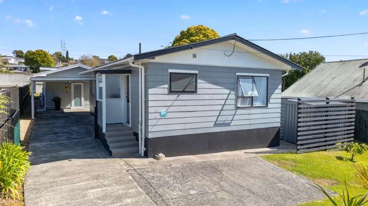3 Huruhuru Road Massey_1