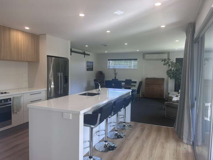 18 Memorial Crescent_5