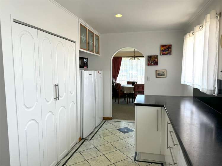 1 Robert Road Paroa_12