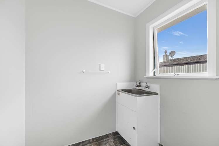 14 Dinwiddie Avenue Onekawa_13