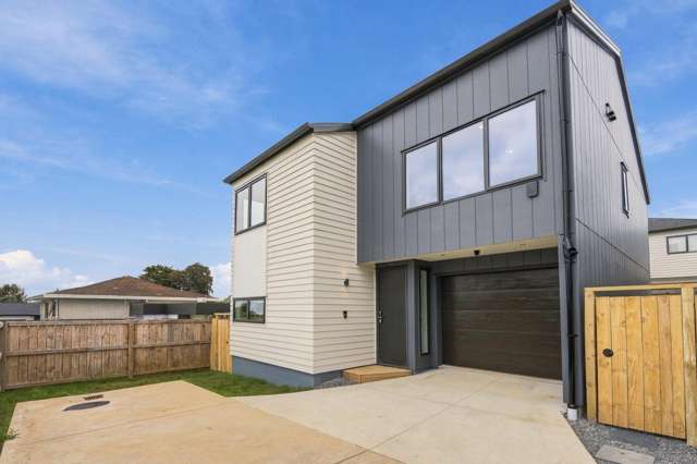 Brand New Elegant Standalone Living
