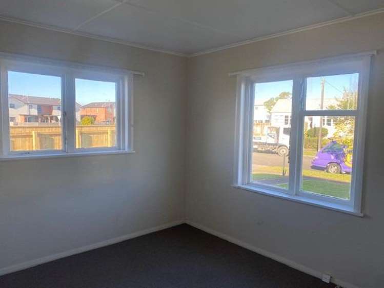 53 Wrantage Street Westown_11