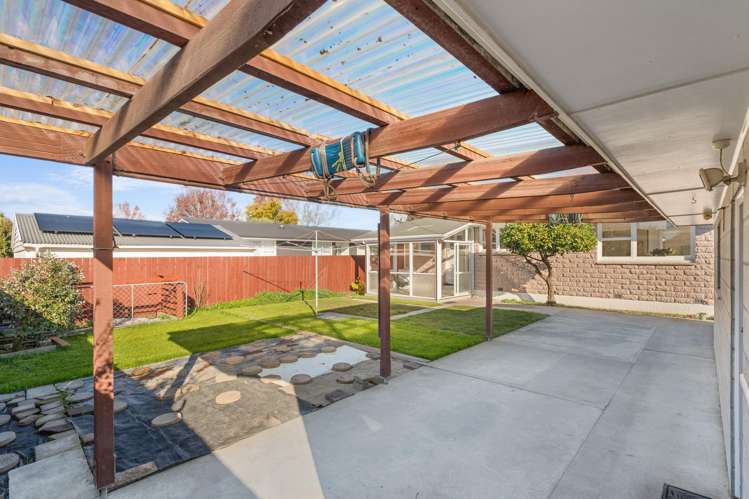 56 Woodbury Street Russley_18