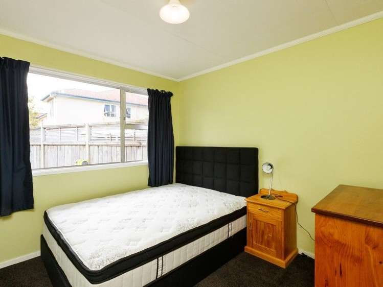 18 Moerangi Street West End_8