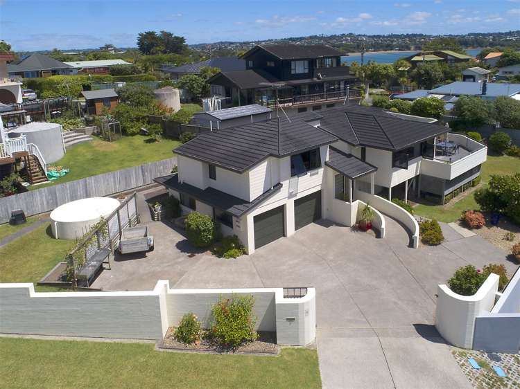 6 Crown Road Tindalls Beach_5