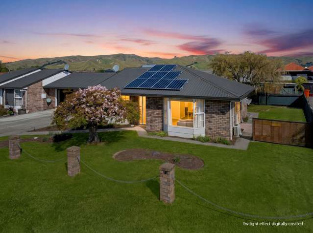 Sun-Drenched, Low-Maintenance Living!