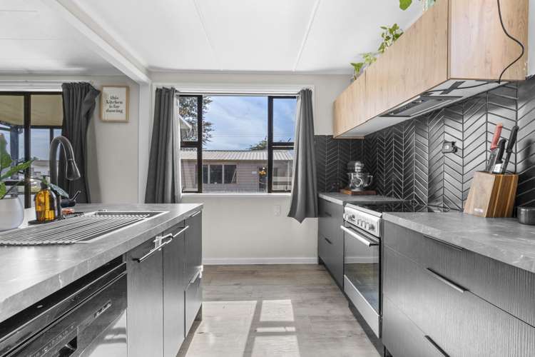 21 Strange Street Waitara_5