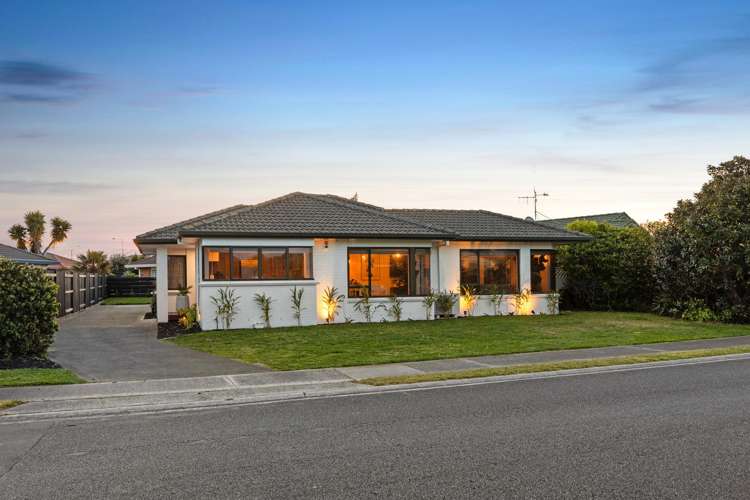16 Luculia Drive Mount Maunganui_19