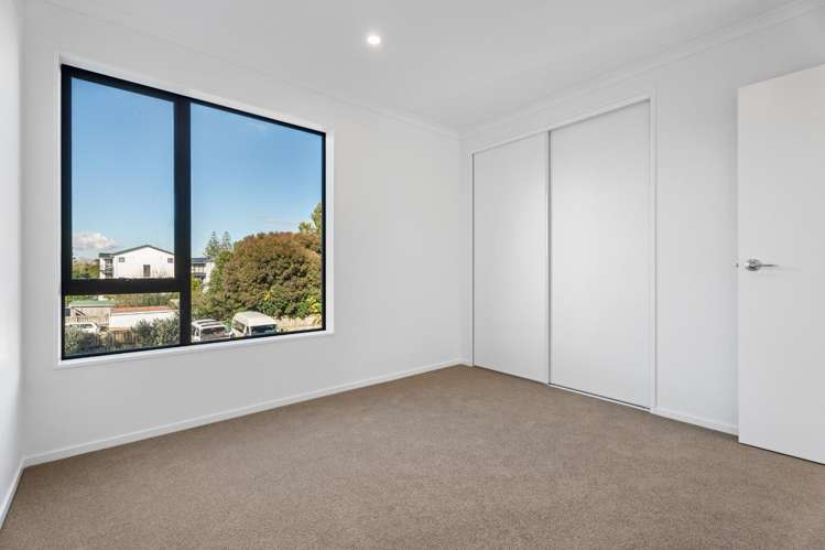 7 Isabella Lane Henderson_9