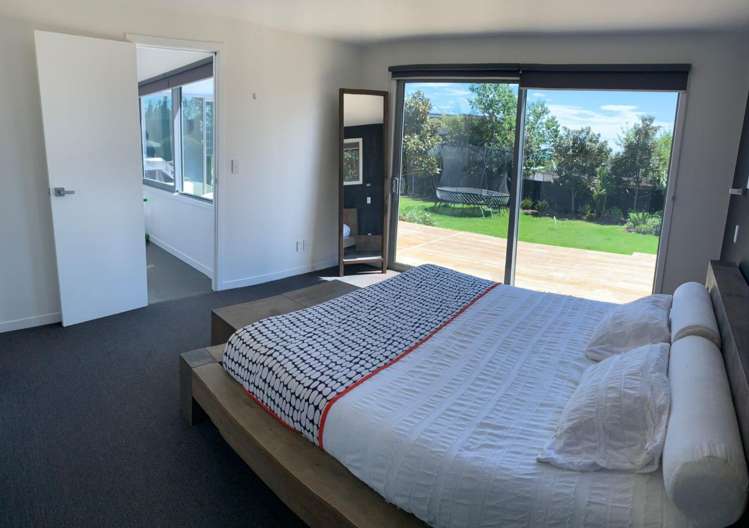 1154 South Road Oakura_8