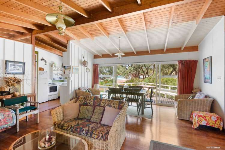 15 Moureeses Bay Road Whananaki_10