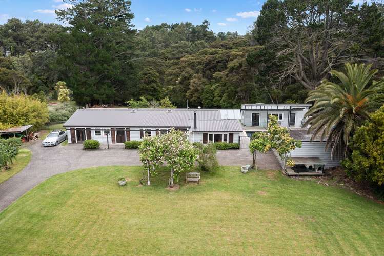 166 Godley Road Titirangi_6