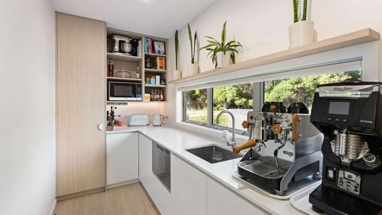 24 Orawahi Road Glenbrook Beach_10
